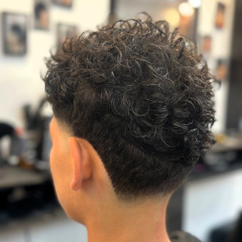 Men's beard trim and styling